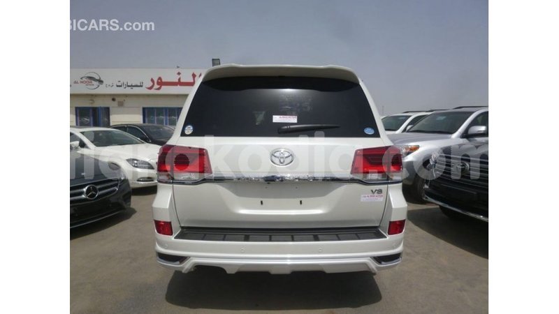 Big with watermark toyota land cruiser diana import dubai 5264