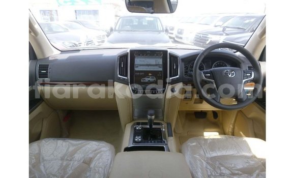 Acheter Import Voiture Toyota Land Cruiser Blanc à Import - Dubai, Diana Acheter Import Voiture Toyota Land Cruiser Blanc à Import - Dubai, Diana