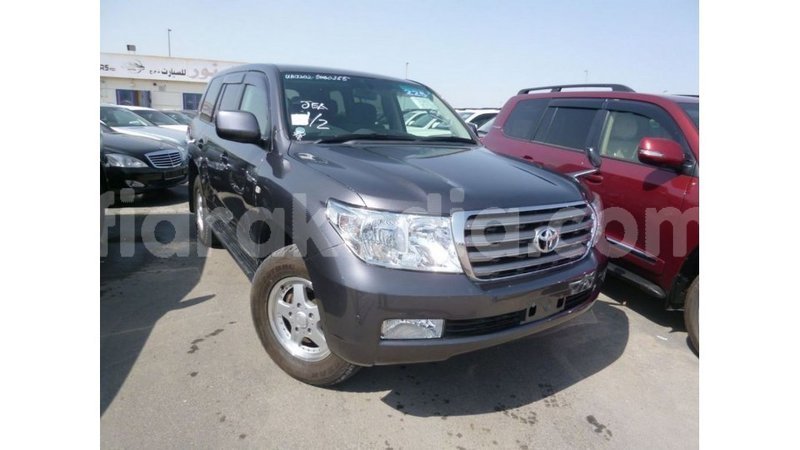 Big with watermark toyota land cruiser diana import dubai 5267