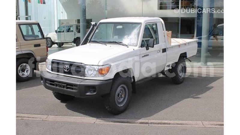 Big with watermark toyota land cruiser diana import dubai 5269