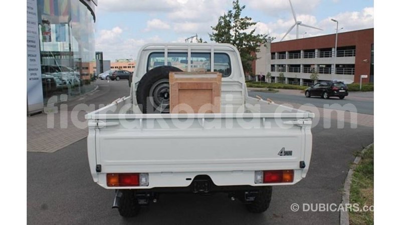 Big with watermark toyota land cruiser diana import dubai 5269