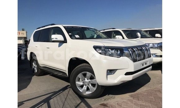 Acheter Import Voiture Toyota Prado Blanc à Import - Dubai, Diana Acheter Import Voiture Toyota Prado Blanc à Import - Dubai, Diana