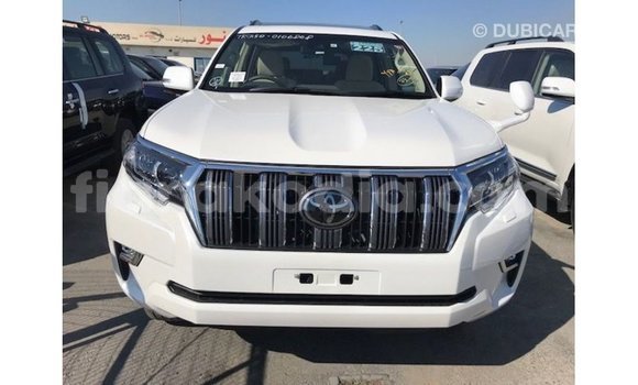 Acheter Import Voiture Toyota Prado Blanc à Import - Dubai, Diana Acheter Import Voiture Toyota Prado Blanc à Import - Dubai, Diana