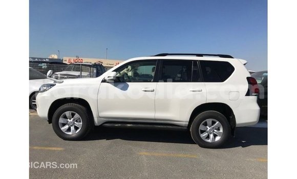 Acheter Import Voiture Toyota Prado Blanc à Import - Dubai, Diana Acheter Import Voiture Toyota Prado Blanc à Import - Dubai, Diana