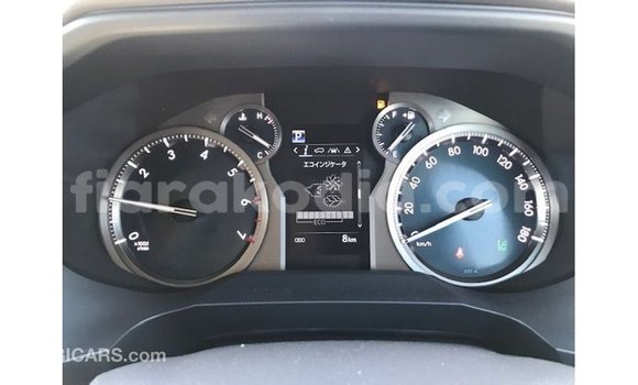 Acheter Import Voiture Toyota Prado Blanc à Import - Dubai, Diana Acheter Import Voiture Toyota Prado Blanc à Import - Dubai, Diana