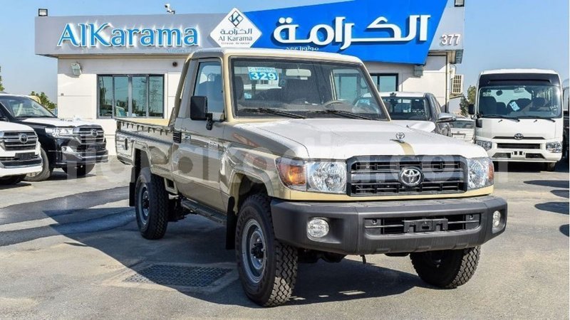 Big with watermark toyota land cruiser diana import dubai 5283