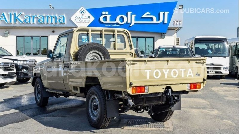 Big with watermark toyota land cruiser diana import dubai 5283