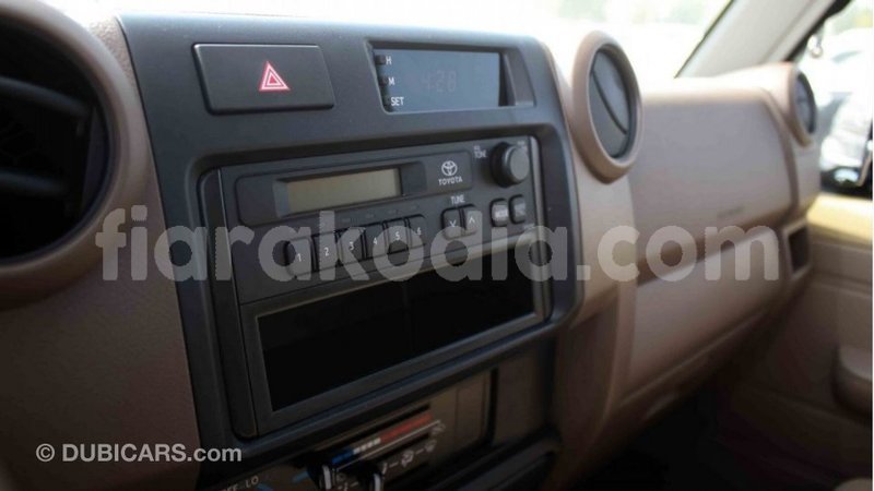 Big with watermark toyota land cruiser diana import dubai 5288