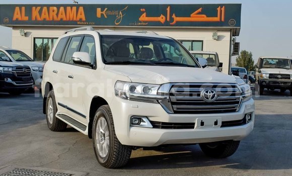 Buy Import Toyota Land Cruiser White Car in Import - Dubai in Diana Buy Import Toyota Land Cruiser White Car in Import - Dubai in Diana
