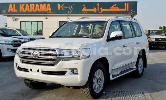 Buy Import Toyota Land Cruiser White Car in Import - Dubai in Diana Buy Import Toyota Land Cruiser White Car in Import - Dubai in Diana