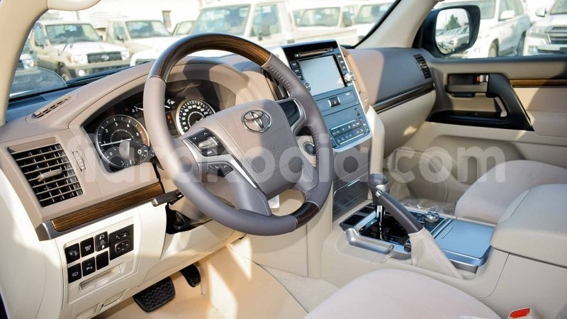 Big with watermark toyota land cruiser diana import dubai 5289