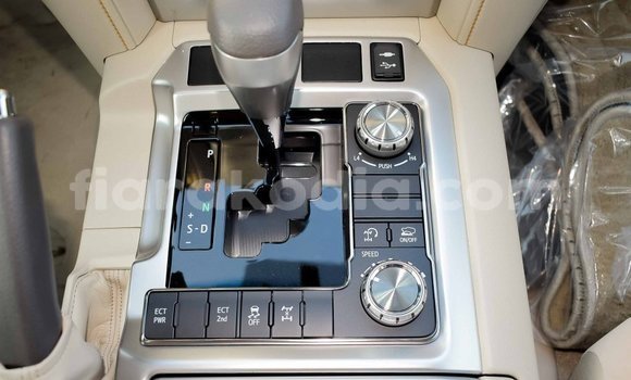 Buy Import Toyota Land Cruiser White Car in Import - Dubai in Diana Buy Import Toyota Land Cruiser White Car in Import - Dubai in Diana