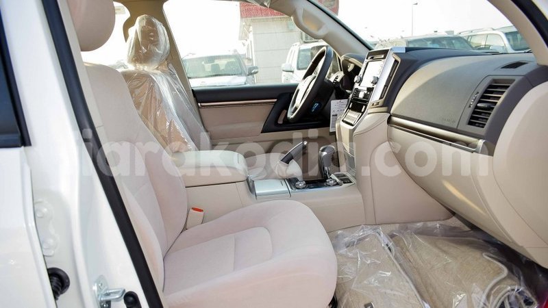 Big with watermark toyota land cruiser diana import dubai 5289
