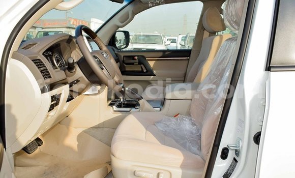 Buy Import Toyota Land Cruiser White Car in Import - Dubai in Diana Buy Import Toyota Land Cruiser White Car in Import - Dubai in Diana