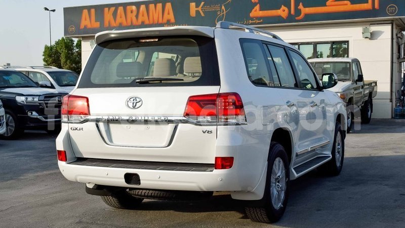 Big with watermark toyota land cruiser diana import dubai 5289