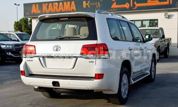 Buy Import Toyota Land Cruiser White Car in Import - Dubai in Diana Buy Import Toyota Land Cruiser White Car in Import - Dubai in Diana