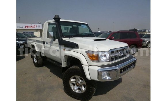 Acheter Import Voiture Toyota Land Cruiser Blanc à Import - Dubai, Diana Acheter Import Voiture Toyota Land Cruiser Blanc à Import - Dubai, Diana