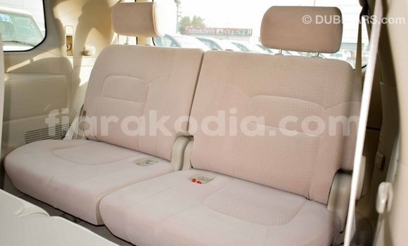 Hividy Toyota Land Cruiser fotsy Car in Import - Dubai in Diana Hividy Toyota Land Cruiser fotsy Car in Import - Dubai in Diana