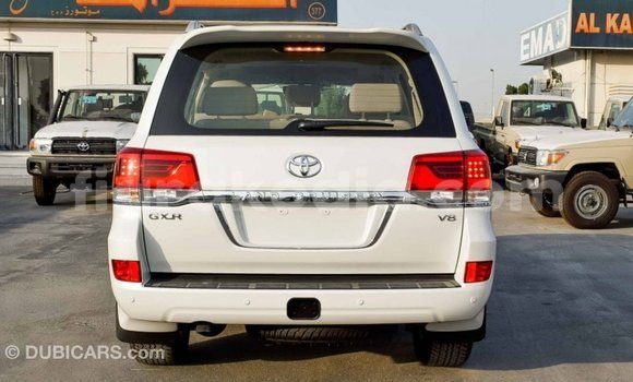 Hividy Toyota Land Cruiser fotsy Car in Import - Dubai in Diana Hividy Toyota Land Cruiser fotsy Car in Import - Dubai in Diana
