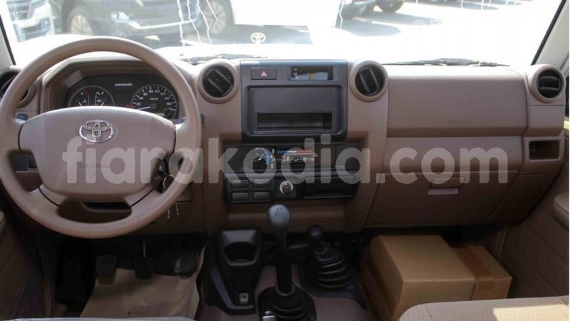 Big with watermark toyota land cruiser diana import dubai 5300