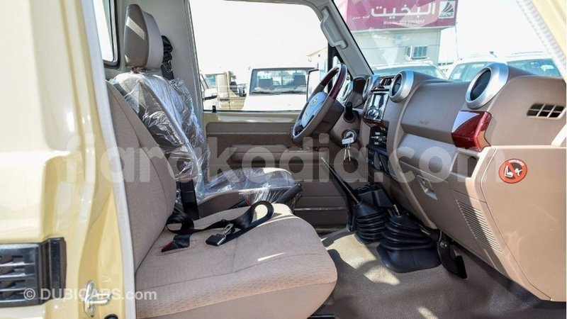 Big with watermark toyota land cruiser diana import dubai 5302