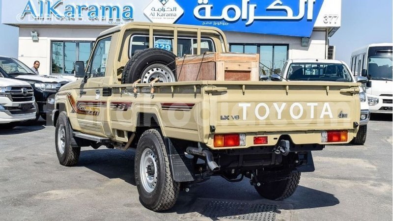 Big with watermark toyota land cruiser diana import dubai 5302