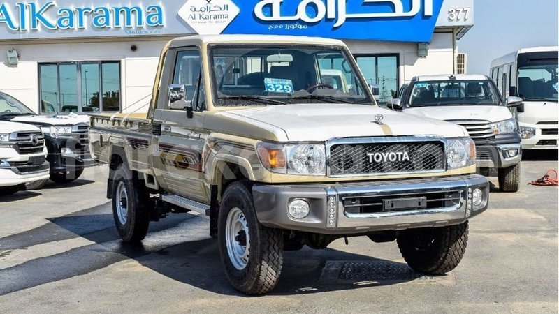 Big with watermark toyota land cruiser diana import dubai 5306