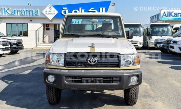 Acheter Import Voiture Toyota Land Cruiser Beige à Import - Dubai, Diana Acheter Import Voiture Toyota Land Cruiser Beige à Import - Dubai, Diana