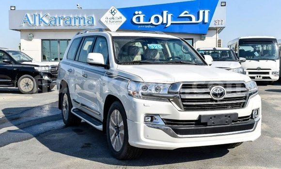 Acheter Import Voiture Toyota Land Cruiser Blanc à Import - Dubai, Diana Acheter Import Voiture Toyota Land Cruiser Blanc à Import - Dubai, Diana