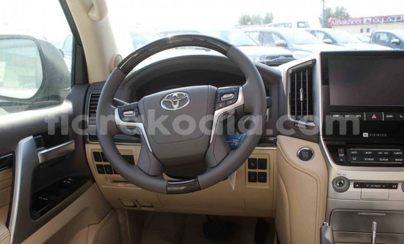 Buy Import Toyota Hilux Other Car in Import - Dubai in Diana Buy Import Toyota Hilux Other Car in Import - Dubai in Diana