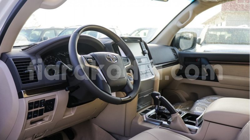 Big with watermark toyota land cruiser diana import dubai 5320