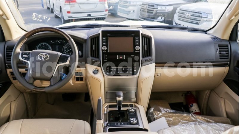 Big with watermark toyota land cruiser diana import dubai 5320
