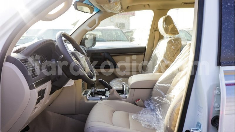 Big with watermark toyota land cruiser diana import dubai 5320