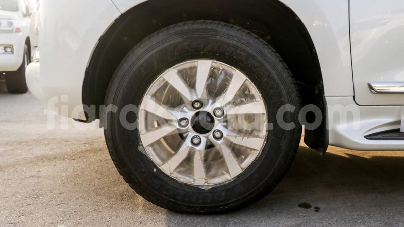 Big with watermark toyota land cruiser diana import dubai 5320