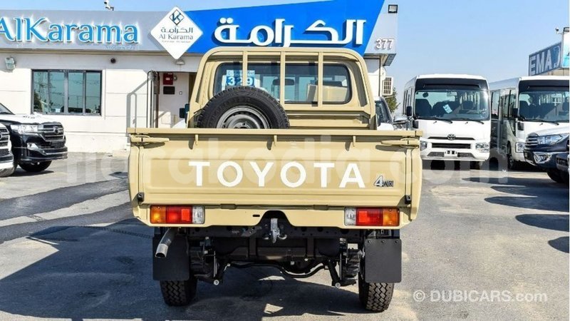 Big with watermark toyota land cruiser diana import dubai 5321