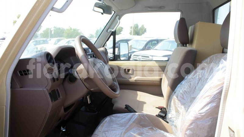 Big with watermark toyota land cruiser diana import dubai 5323