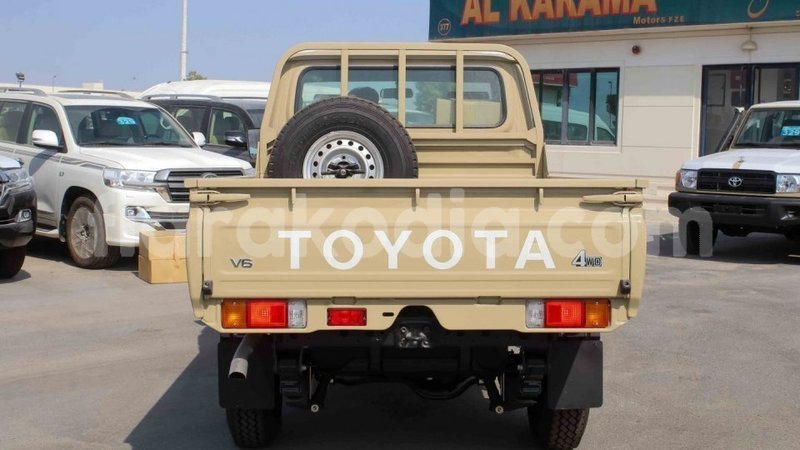 Big with watermark toyota land cruiser diana import dubai 5323