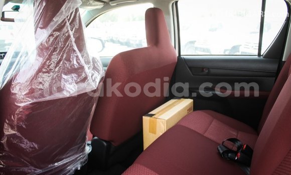 Buy Import Toyota Hilux White Car in Import - Dubai in Diana Buy Import Toyota Hilux White Car in Import - Dubai in Diana