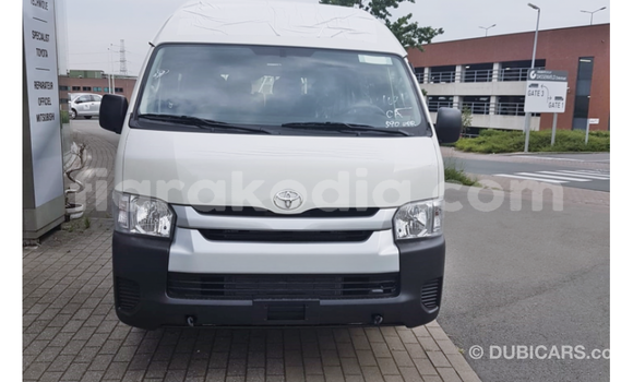 Acheter Import Voiture Toyota Hiace Blanc à Import - Dubai, Diana Acheter Import Voiture Toyota Hiace Blanc à Import - Dubai, Diana