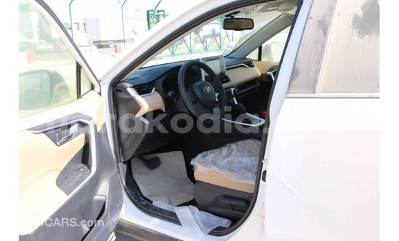 Hividy Toyota HiAce fotsy Truck in Import - Dubai in Diana Hividy Toyota HiAce fotsy Truck in Import - Dubai in Diana