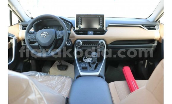 Hividy Toyota HiAce fotsy Truck in Import - Dubai in Diana Hividy Toyota HiAce fotsy Truck in Import - Dubai in Diana