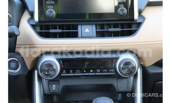 Hividy Toyota HiAce fotsy Truck in Import - Dubai in Diana Hividy Toyota HiAce fotsy Truck in Import - Dubai in Diana