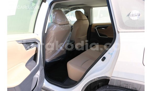 Hividy Toyota HiAce fotsy Truck in Import - Dubai in Diana Hividy Toyota HiAce fotsy Truck in Import - Dubai in Diana