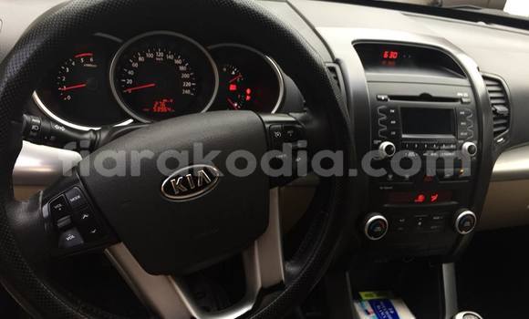 Acheter Occasion Voiture Kia Sorento Blanc à Ambatolampy au Vakinankaratra Acheter Occasion Voiture Kia Sorento Blanc à Ambatolampy au Vakinankaratra