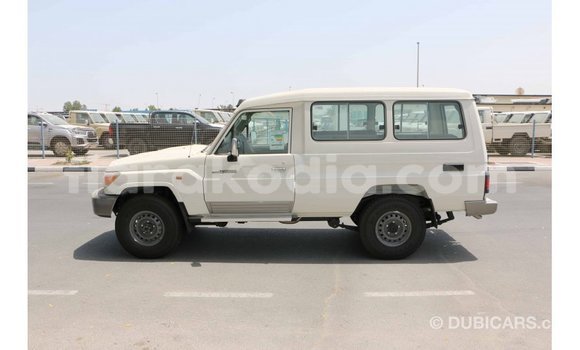 Hividy Toyota Land Cruiser fotsy Car in Import - Dubai in Diana Hividy Toyota Land Cruiser fotsy Car in Import - Dubai in Diana