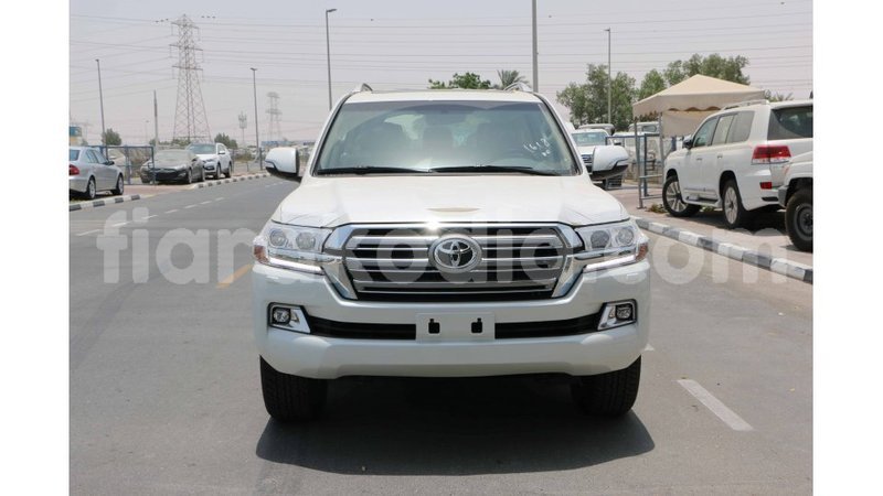 Big with watermark toyota land cruiser diana import dubai 5354