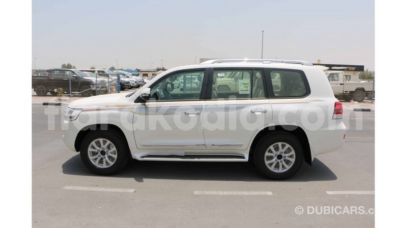 Big with watermark toyota land cruiser diana import dubai 5354