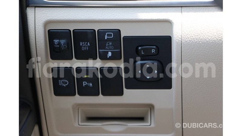 Big with watermark toyota land cruiser diana import dubai 5354