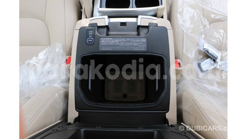 Big with watermark toyota land cruiser diana import dubai 5354