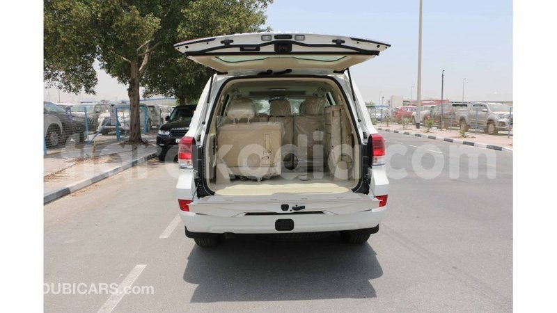 Big with watermark toyota land cruiser diana import dubai 5354